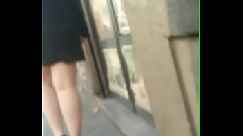 Piernuda En La Calle