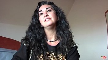 Toda Una Señora En La Calle, _una Guarra En La Cama!