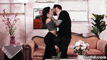 Jane Wilde Performs A Wild Sex With This Virgin Stud Tommy Pistol To Renew Her Eternal Beauty.