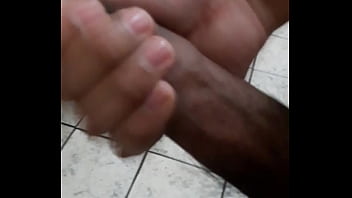 Wey Se La Jala En Baños Publicos