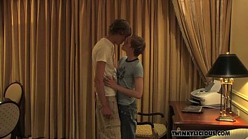 Reed And Braden Have Hot Vacation Fuck - anal, fucking, masturbation, kissing, gay, twinks - Video 6109449