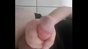 Novinho Gozando Um Jato De Leitinho | Cumshot