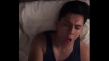 Le Hace Una Paja A Su Pareja Hasta Acabar