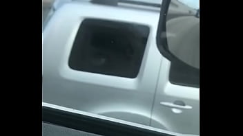 Mujer Masturbándose En Piloto Automático