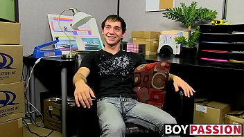 Kevin Grover Wanking His Dick Before Busting A Nut In A Solo