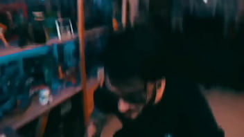 Loco Drogado Y Grita Pisito En La Playa Repetidas Veces