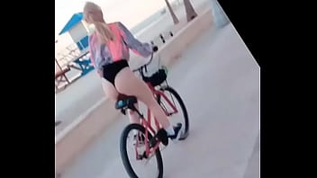 Voyeur, Famosa, Exhibicionismo, Cantante - Unknown - 2025 - Amazing - Scene - Video 3037971