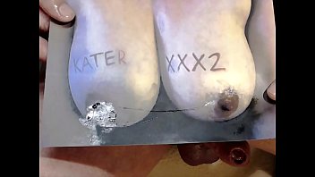 Einem Geilen Luder Auf Die Titten Und Die Harten Nippel Gespritzt