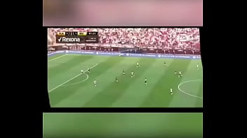 Gabigol Se Coge A 11 Gallinas