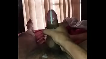 Gozada Gostosa Pela Manhã - gozada, leite, punheta, leitinho, soloboy, safado, roludo, novinho, pauzudo, batendouma - Video 3092550