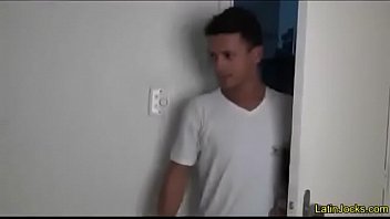 Brasileiro D. é Surpreendido