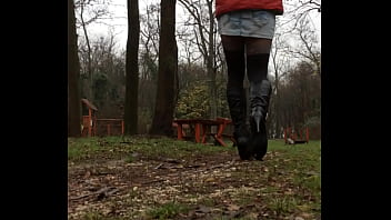 Rbarbaracrossdresseing. Outside