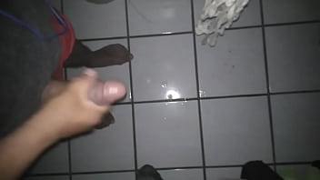 Dotado Sacando La Leche - porn, sexo, gay, caliente, dotado - Video 3026415