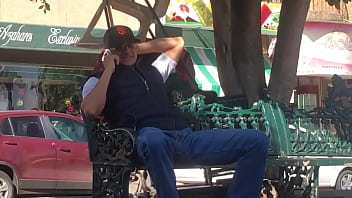 Hombre Marcando Bulto