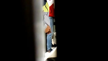 Espiando En Bathroon 4