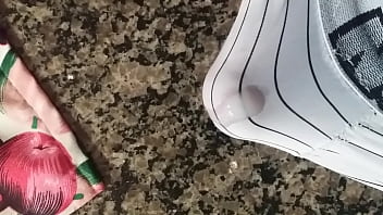 Novinho Gozando Pela Cueca