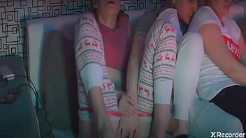 Mais Um Flagra No Peris, Mulher Se Masturba Com Auxílio Do Companheiro De Outra.