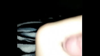 Punhetinha Amadora No Quarto Gozando Gostoso No Lençol Mesmo