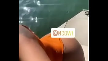 Helen Pales Rebolando De Mai_ Laranja