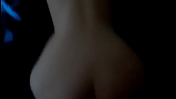 Comendo A Branquinha Novinha Na Bagunça