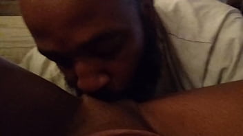 I Love To Suck This Pussy And Make It Purr