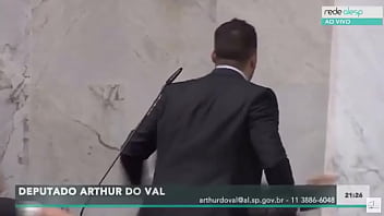 Arthur Do Val (mamãe Falei) Comendo Sindicalistas