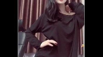 Bigo live show hàng lộ sịp trắng