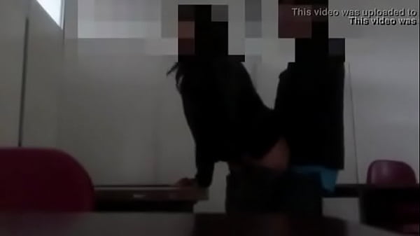 Cogiendo Con Esta Puta En Un Salon