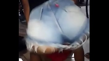 Moreninha Novinha Dançando Funk