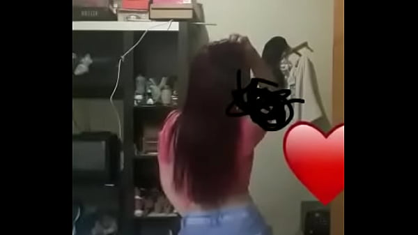 Gostosa Novinha Dançando Funk De Shortinho