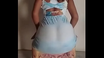 Crente Rebolando De Vestido