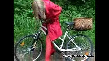 Little Red Riding Hood French