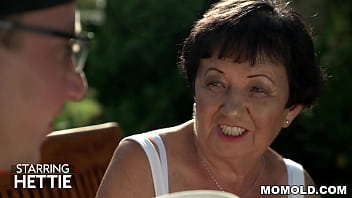 Delivery Boy Fucks Hungry Gilf Pussy