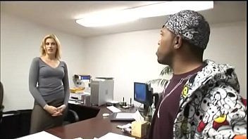 Adorable Blonde Supermodel Darryl Hanah Is Testing New Black Worker