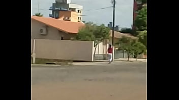 Bunduda Andando Na Rua