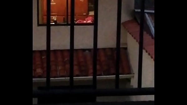 Mi Vecino Se Pajea