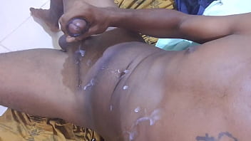 Neguinho Nando Punhetando E Gozando Muito