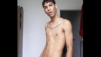 Novinho Mostrando O Pau - teen, gay, twink, big-cock, negro, black-cock, novinho, pauzudo - Video 3054919