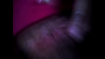 Joven Se Mete Los Dedos Muy Rico