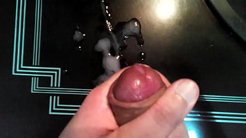 Punhetando E Gozando 2