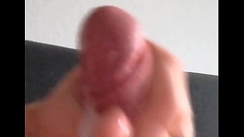 Mir Läuft Mein Fruchtbares Sperma Aus Der Eichel Heraus