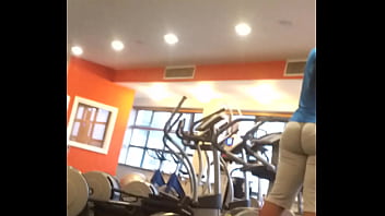 Big Jiggly Ass In Gym