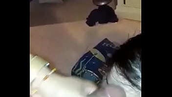 Prima Con Leche En El Rostro