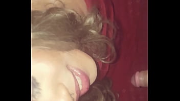 Mamando Novinho Militar Na Garagem Da Casa Dele