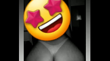 Esposa Rabuda Sentando Muito