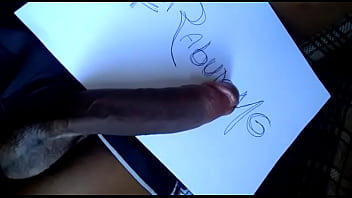 Meu Negão Casado E Roludo Fazendo Uma Dedicatória Pro Meu Rabinho Com Seu Cacetão. Me Pediu Em Troca Um Vídeo Engolindo Um Objeto Com O Cuzinho.