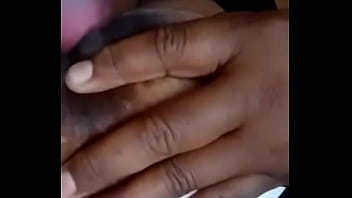 Negra Mexicana Lamiendo Sus Tetas