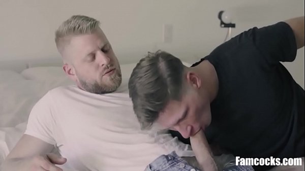 Familydick - Hunk Stepdad Sticks His Hard Dick In His Stepson' Juicy Mouth