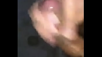 Vídeo Para Mulheres. Batendo Punheta No Banheiro