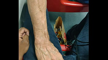 Coroa Pega No Meu Pau No Trem Part 2